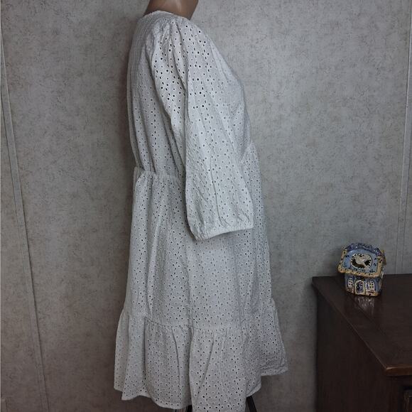 Isabel by Ingrid + Isabel Maternity Dress Women's Medium White Eyelet Cotton - Picture 7 of 9